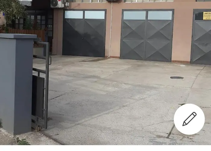 Διαμέρισμα Deluxe No.8