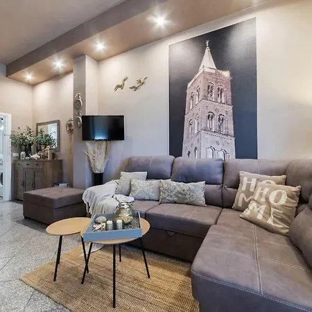 Deluxe No.8 Apartment *