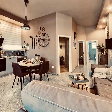 Apartament Deluxe No.8 *